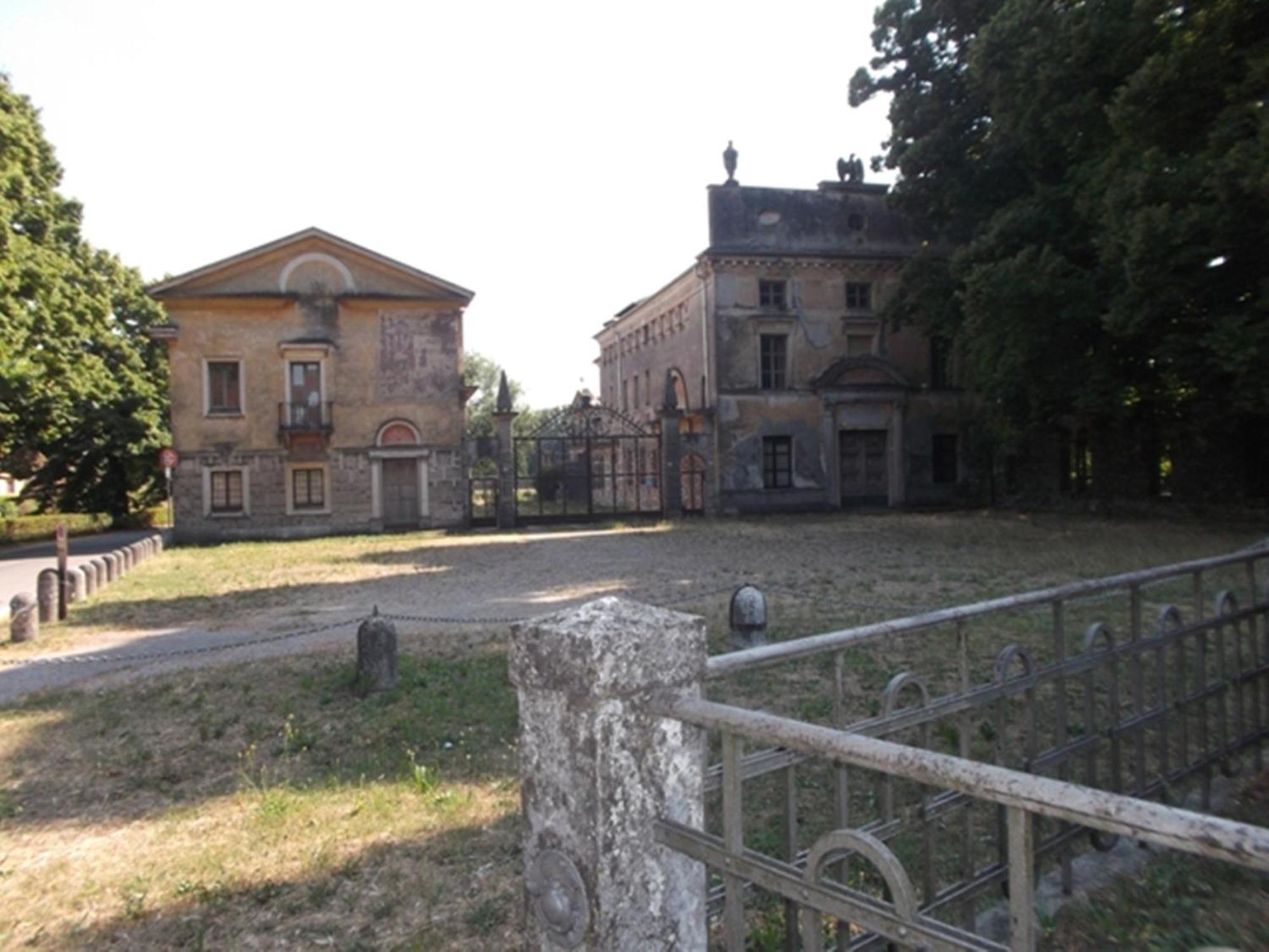 Готель La Casa Di Edo Goito  Екстер'єр фото
